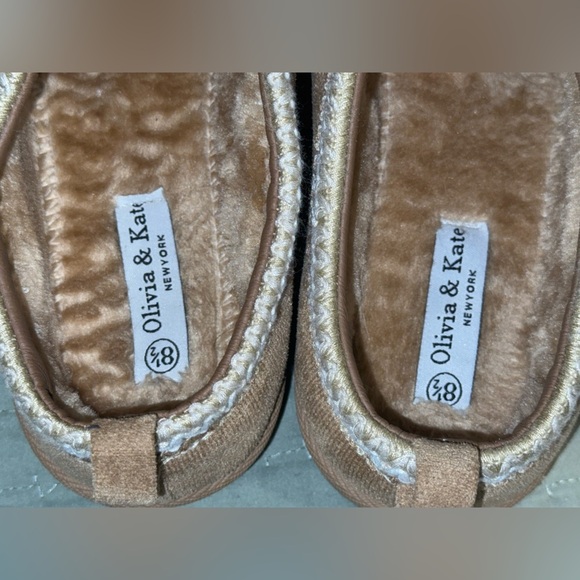 Olivia & Kate Slip-On Shoes. Super soft. Worn once!  Size women’s 8.5 - Picture 3 of 10